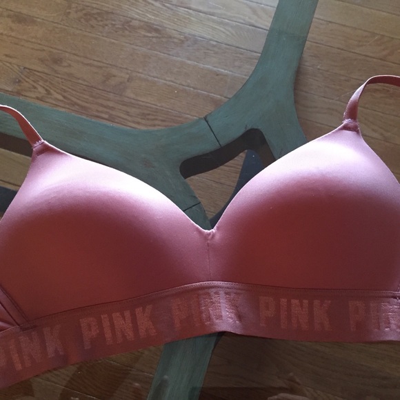 VS PINK Bra size 32C - Picture 3 of 10